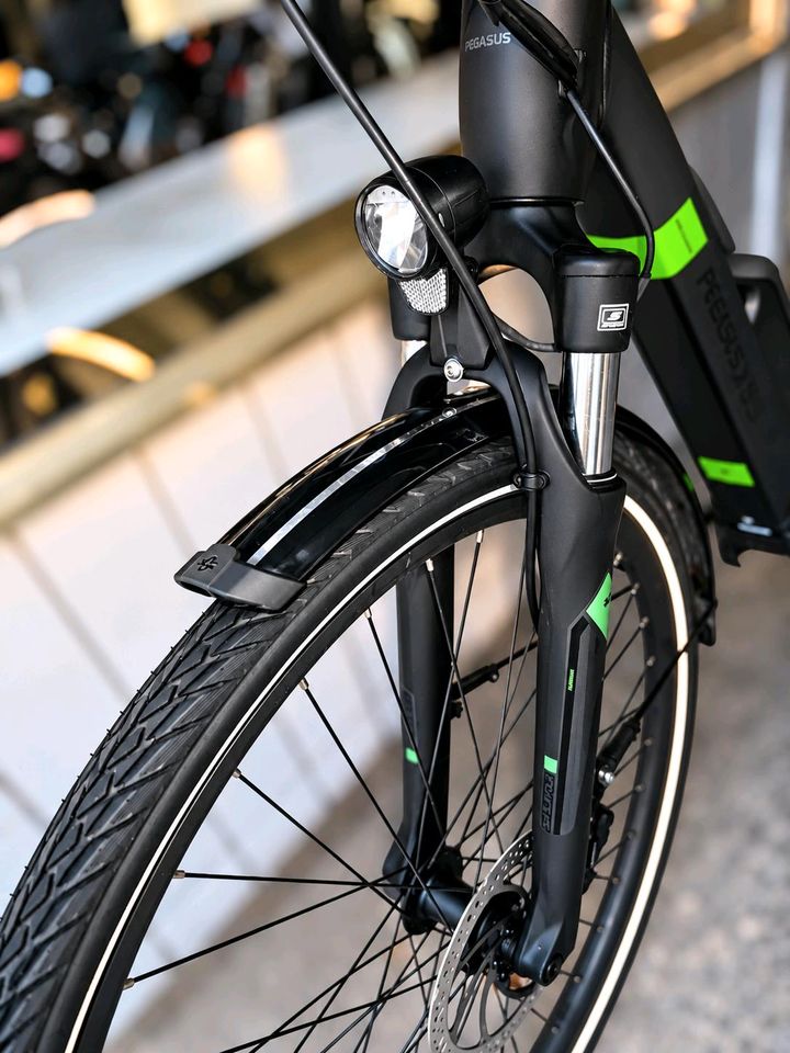 Pegasus Solero E9 Sport CX